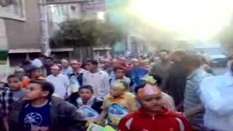 أطفال بأشمون في مسيرة مؤيدة لأشرف بدر الدين مرشح الإخوان المسلمين بدائرة أشمون