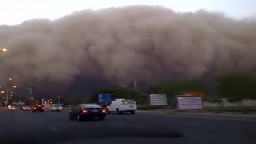 عاصفه رمليه ضخمه جدا في الكويت