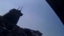 تمثال الصنم الهالك حافظ الاسد بعد هدمه في درعا - سوريا