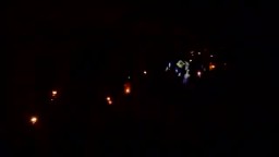 مسيرة بالشموع بشبرامنت أثناء قطع الكهرباء