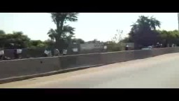 سلسلة بشرية لثوار اشمون على طريق القناط